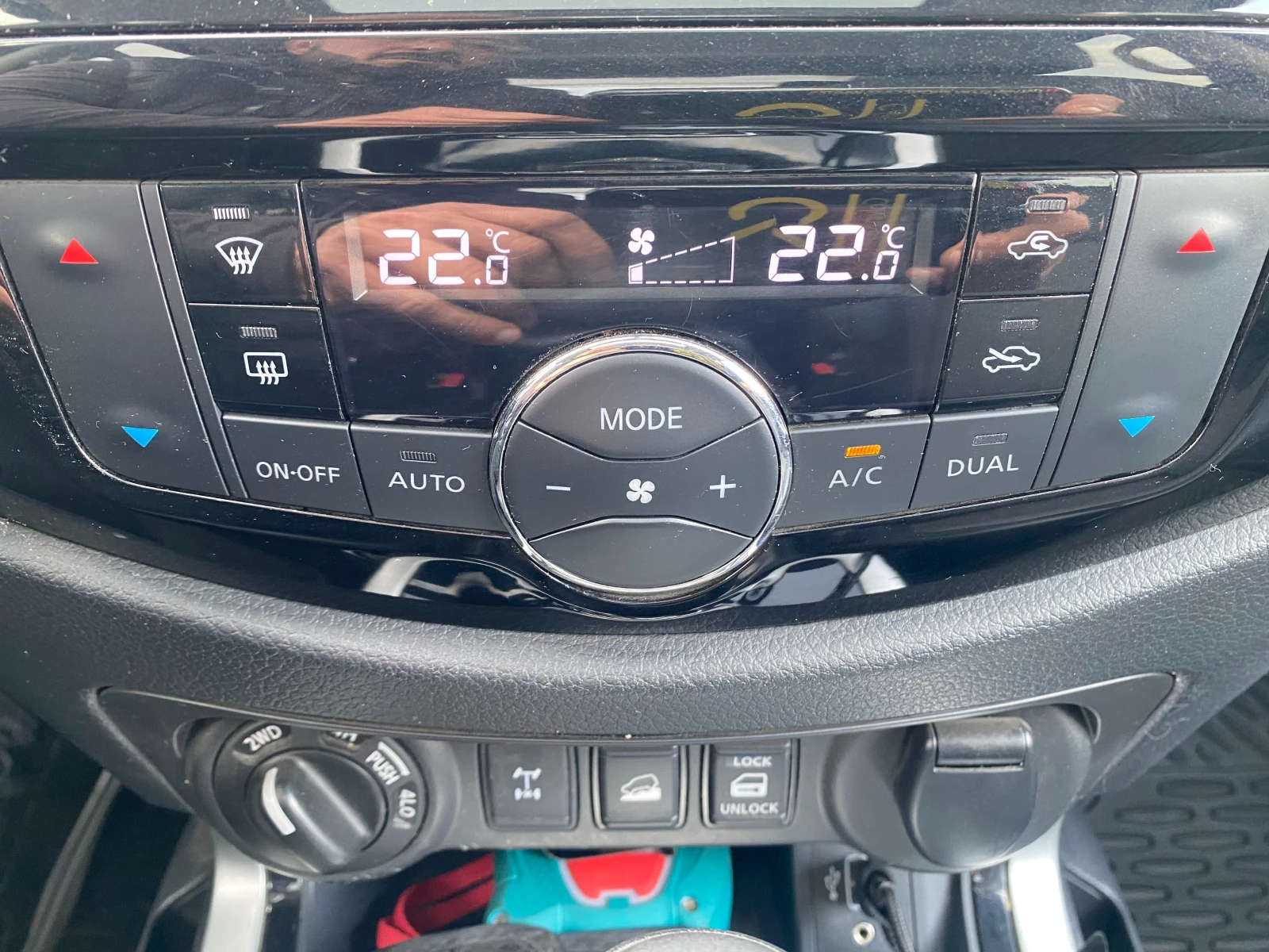 Nissan Navara 2.3 DCI 7AT Tekna, снимка 17 - Автомобили и джипове - 53875204