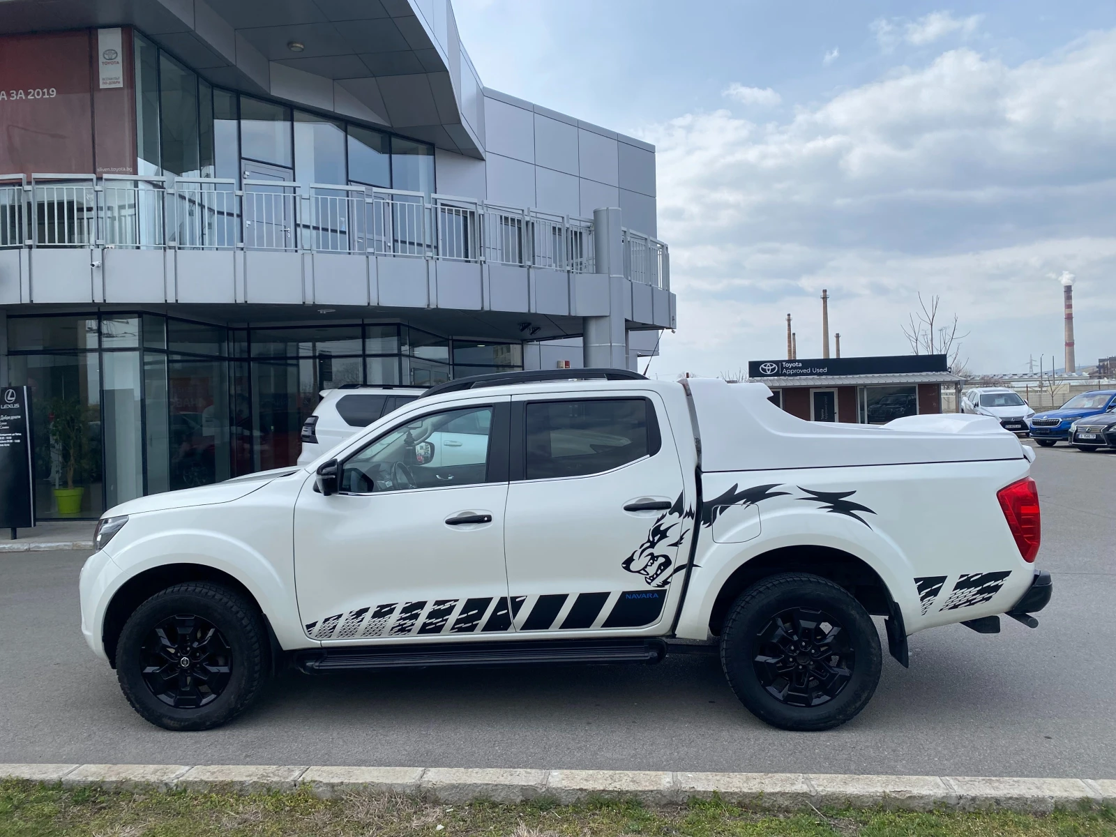 Nissan Navara 2.3 DCI 7AT Tekna, снимка 3 - Автомобили и джипове - 53875204