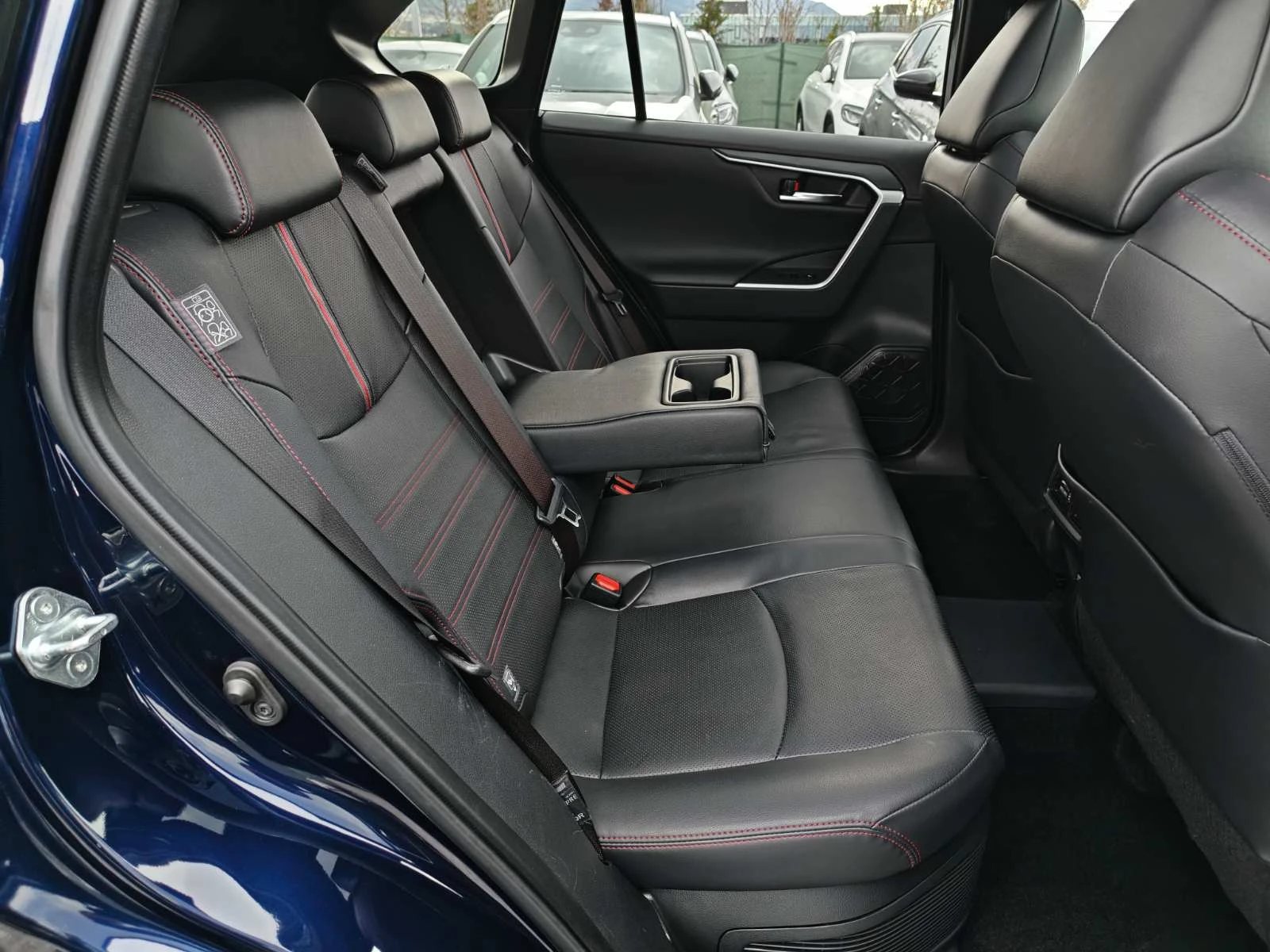 Toyota Rav4 BI-TONE/Панорама/Подгрев/Обдухване/Камера 360/HUD, снимка 14 - Автомобили и джипове - 54178781