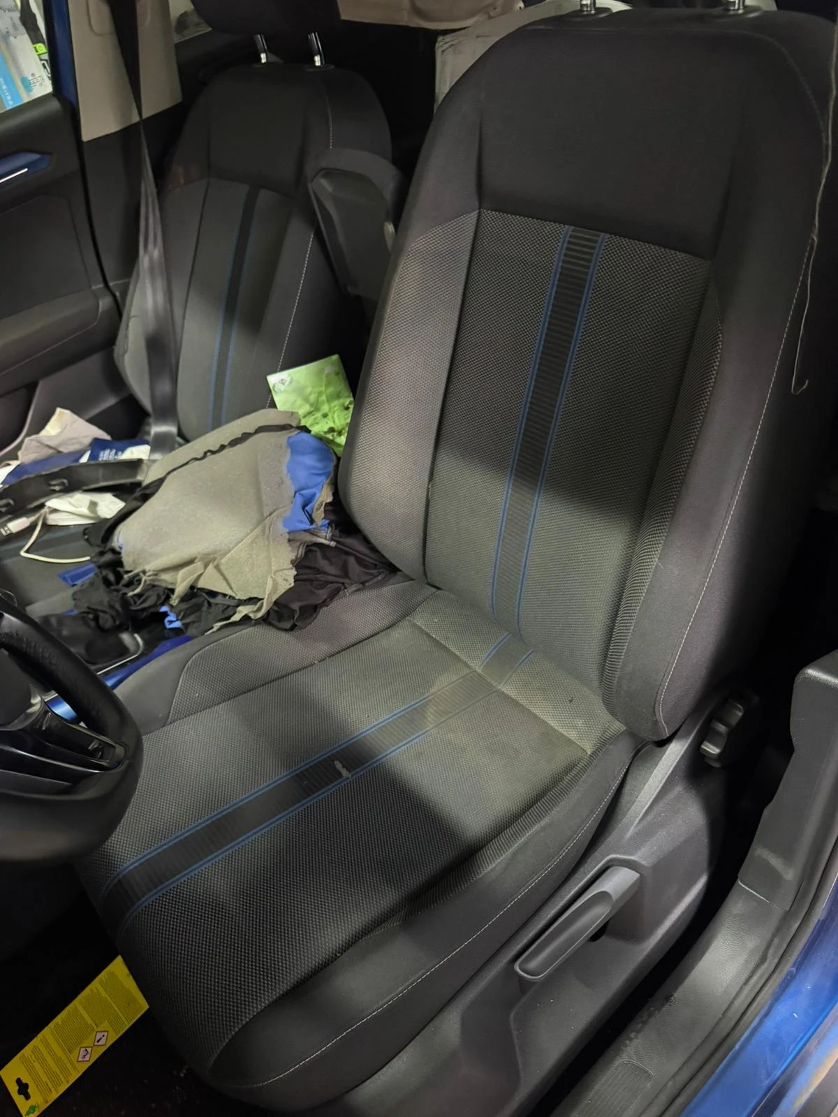 VW T-Roc 1.6 TDI 116 DIGITAL FU LL LED CARPLPLAY , снимка 9 - Автомобили и джипове - 55146536