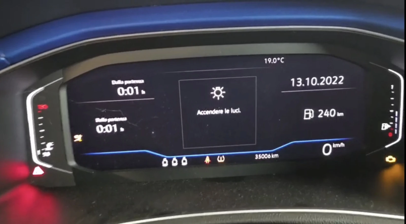 VW T-Roc 1.6 TDI 116 DIGITAL FU LL LED CARPLPLAY , снимка 11 - Автомобили и джипове - 55146536