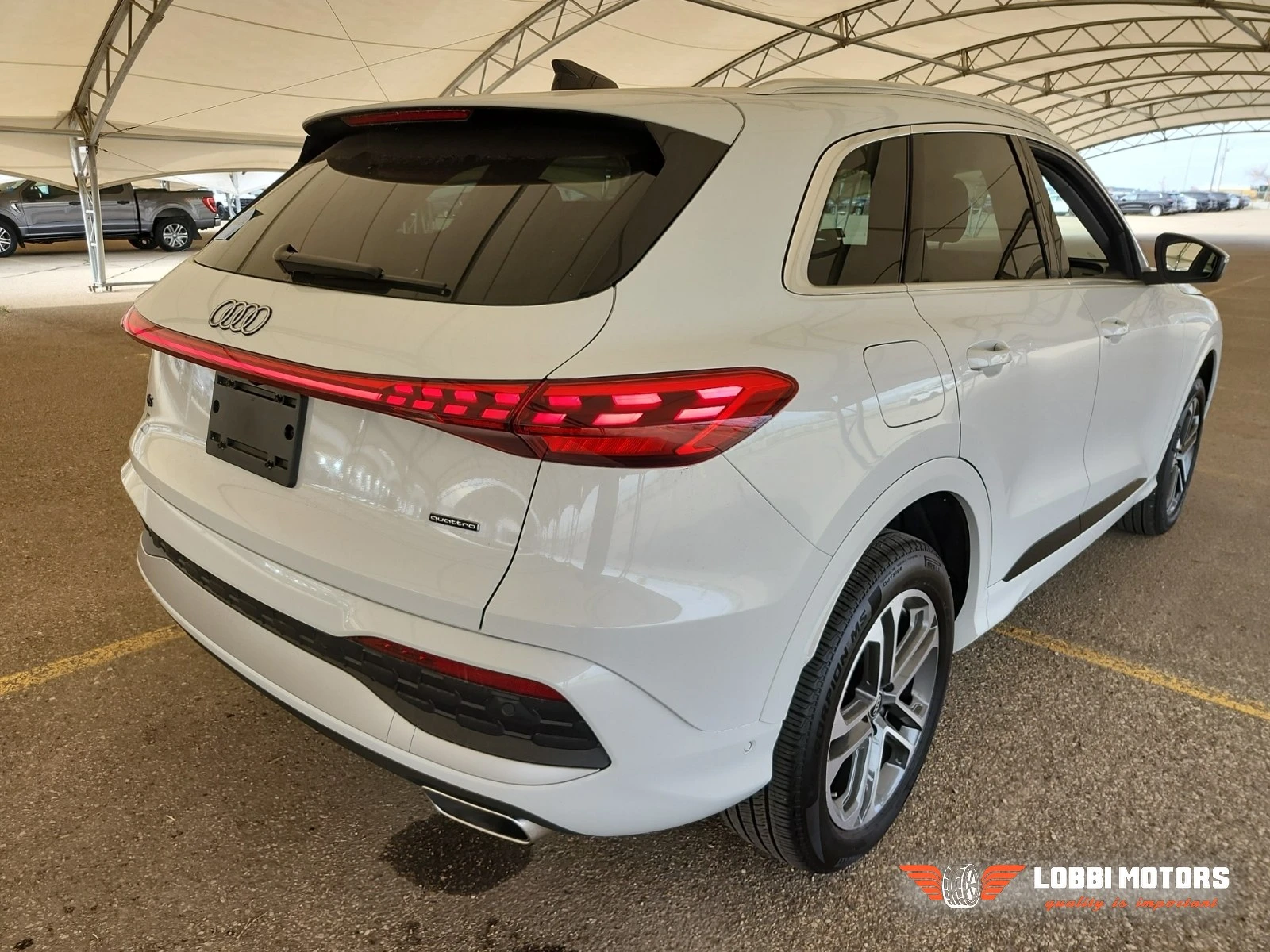 Audi Q5, снимка 3 - Автомобили и джипове - 56436012