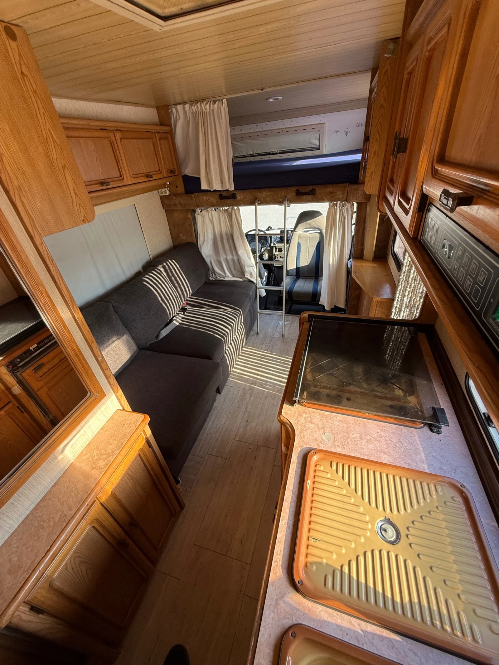 ������ Burstner Iveco 35-10 | Mobile.bg � ����������� 14