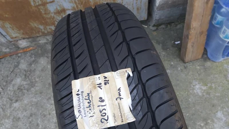 Гуми Летни 205/60R16, снимка 2 - Гуми и джанти - 29254505