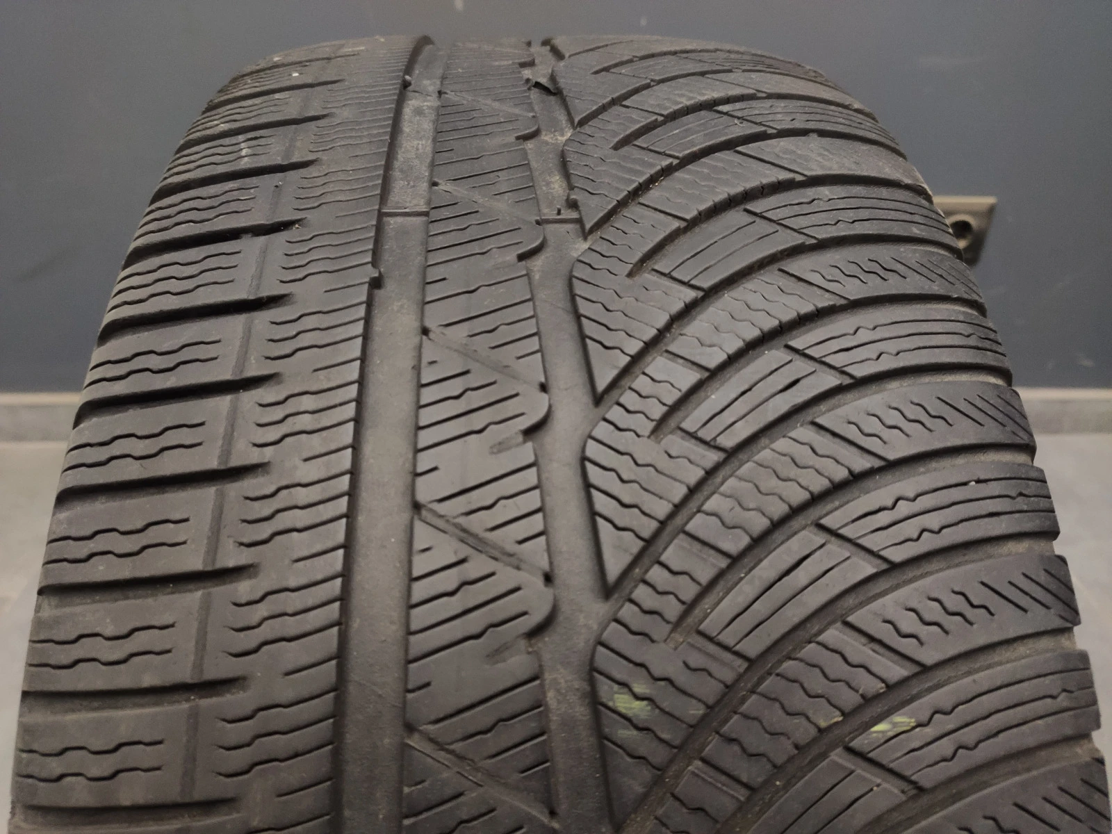  245/40R18 | Mobile.bg   1