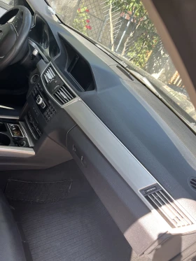 Mercedes-Benz E 250 4 Matic, снимка 12