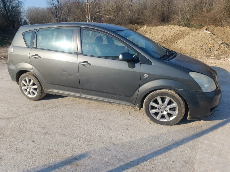 Toyota Corolla verso 2.0D4D, снимка 3 - Автомобили и джипове - 28449018