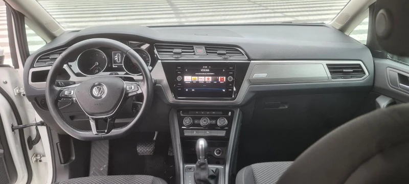 VW Touran 2.0, снимка 9 - Автомобили и джипове - 38986475