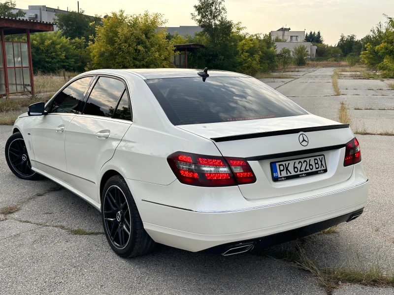 Mercedes-Benz E 300, снимка 4 - Автомобили и джипове - 47953581