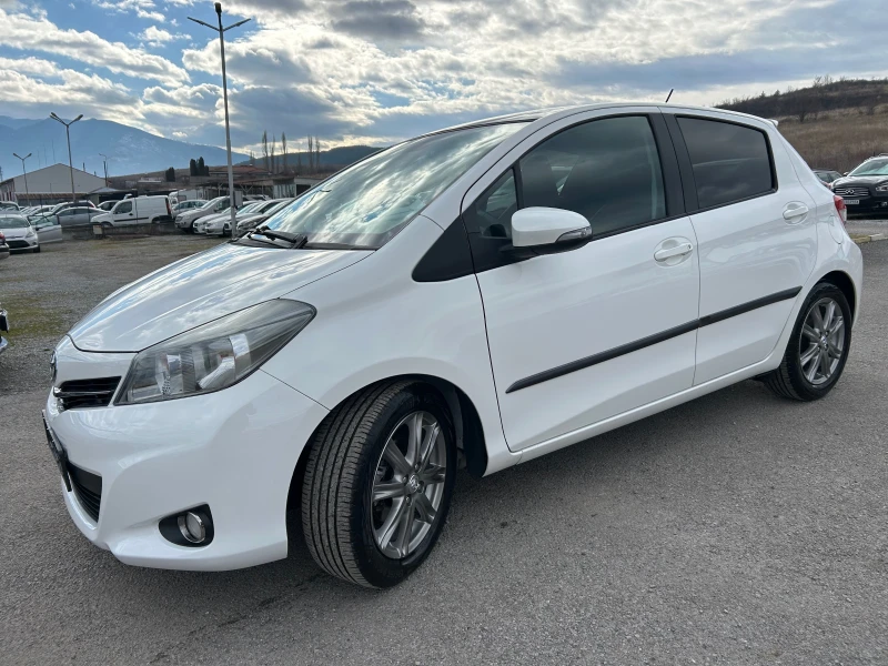 Toyota Yaris 1.4D-4D/Panorama, снимка 3 - Автомобили и джипове - 48530894