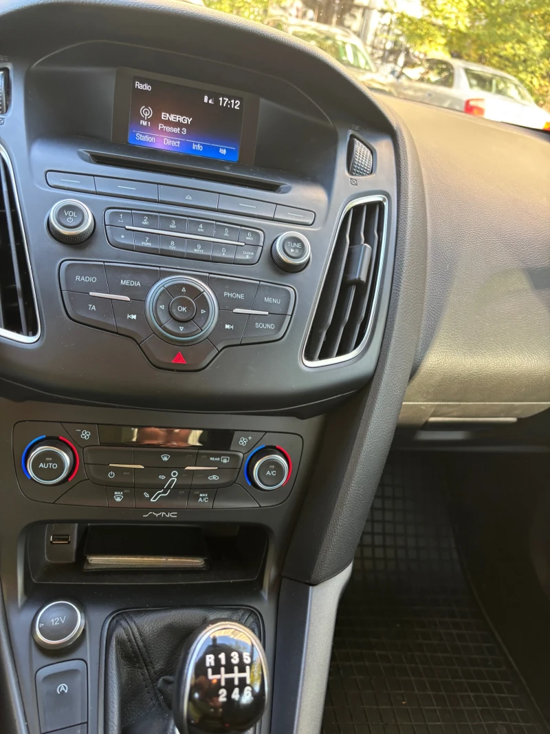 Ford Focus 1.0 EcoBoost, снимка 8 - Автомобили и джипове - 51627834