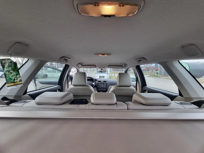 Ford Focus 2.0, снимка 8 - Автомобили и джипове - 52369769