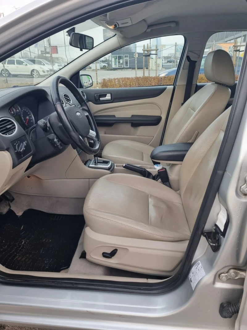 Ford Focus 2.0, снимка 6 - Автомобили и джипове - 52369769