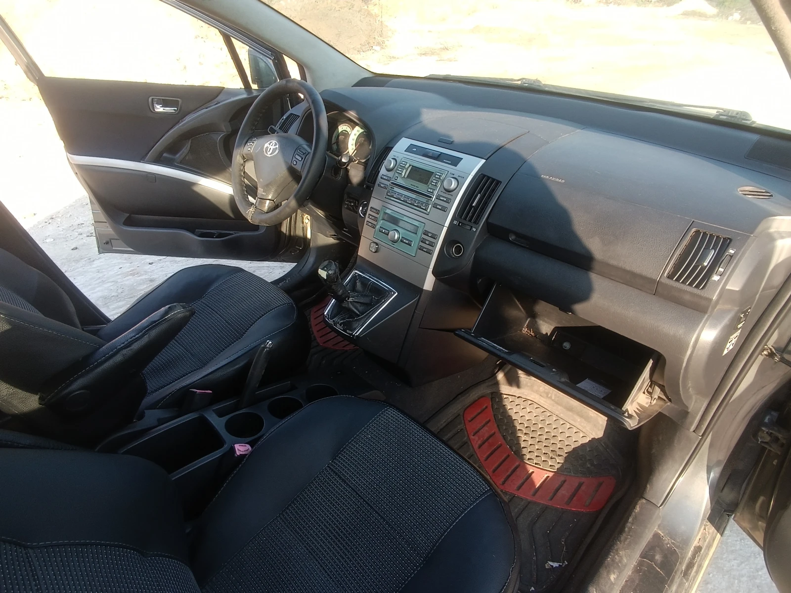 Toyota Corolla verso 2.0D4D | Mobile.bg — изображение 11