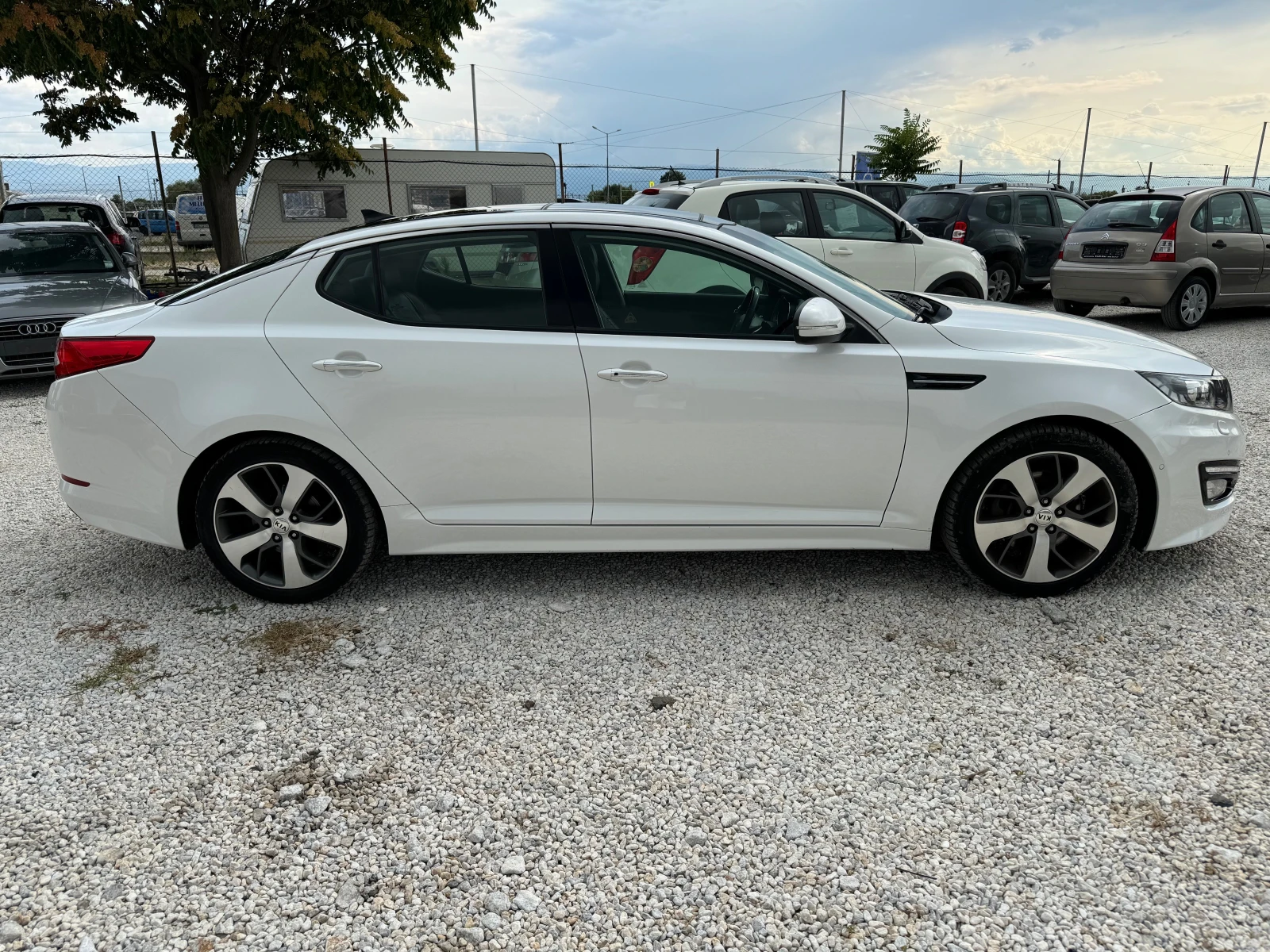 Kia Optima 1.7CRDI-NAVI-KAMERA-XENON-LED-KOJA-OBDUHVANE-PODGR - изображение 4