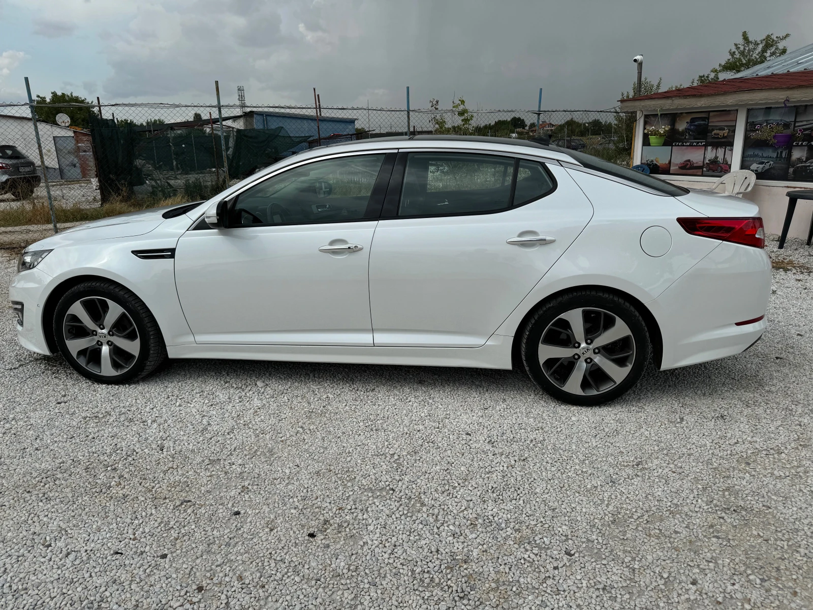 Kia Optima 1.7CRDI-NAVI-KAMERA-XENON-LED-KOJA-OBDUHVANE-PODGR - изображение 2