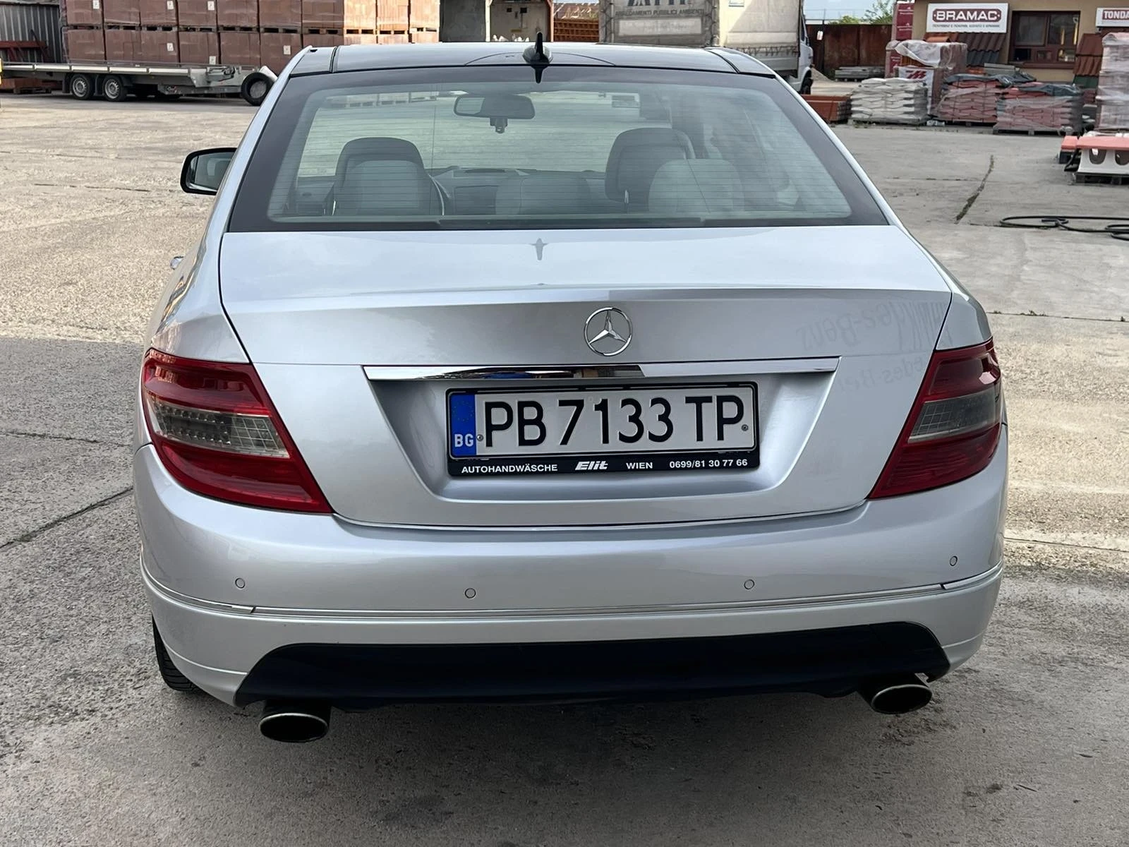 Mercedes-Benz C 320  - изображение 5