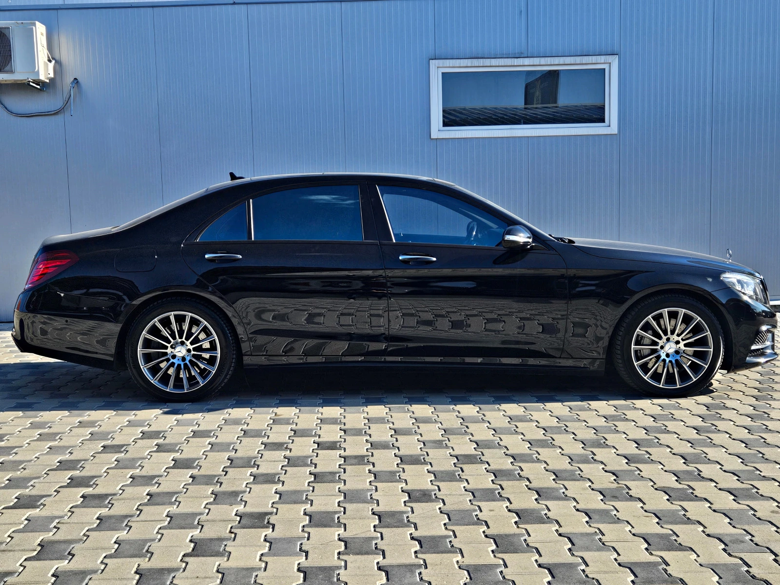 Mercedes-Benz S 500 L/AMG/4M/TVx3/DISTR/PANO/ВАКУУМ/ОБДУХ/МАСАЖ/LIZING - изображение 4