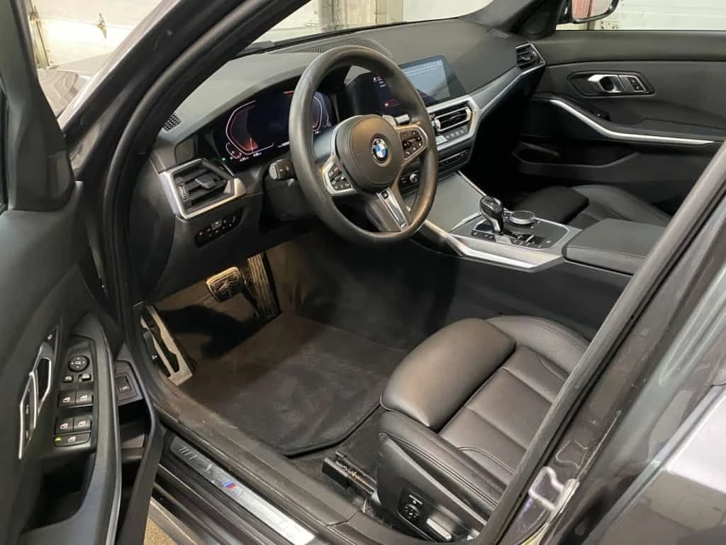 BMW 330 * 330i xDrive * M SPORT + PREMIUM PACKAGE!! * CARF, снимка 10 - Автомобили и джипове - 53847397