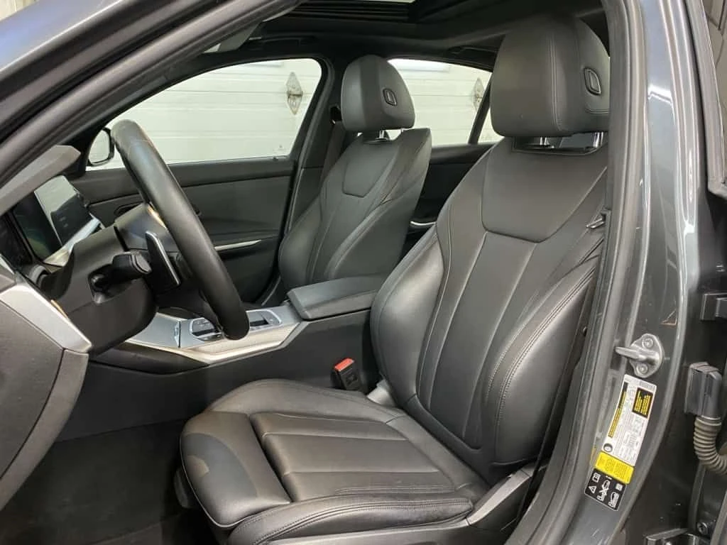 BMW 330 * 330i xDrive * M SPORT + PREMIUM PACKAGE!! * CARF, снимка 11 - Автомобили и джипове - 53847397