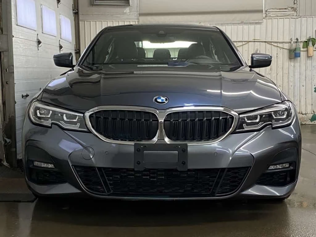 BMW 330 * 330i xDrive * M SPORT + PREMIUM PACKAGE!! * CARF, снимка 2 - Автомобили и джипове - 53847397