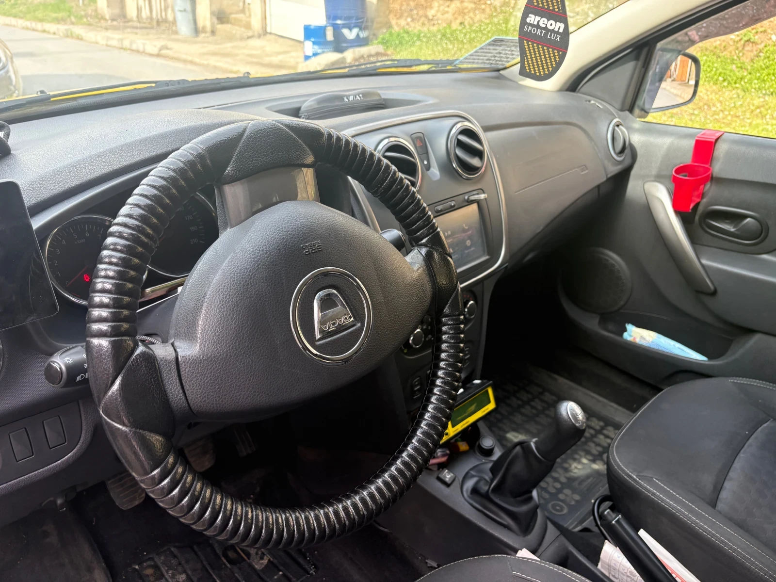 Dacia Logan, снимка 7 - Автомобили и джипове - 54075615