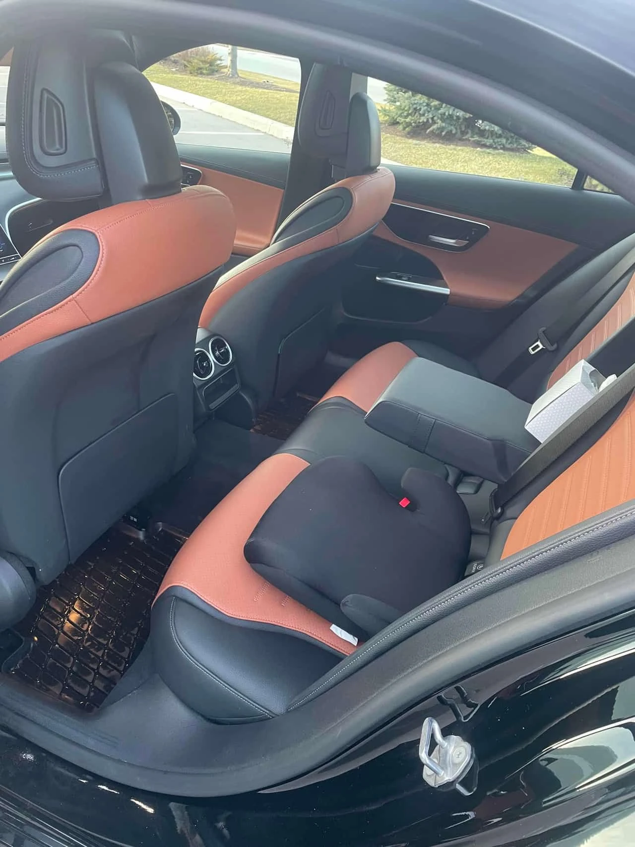 Mercedes-Benz C 300 /ПАНОРАМА/ПОДГРЕВИ/БЕЗ ИНЦИДЕНТИ, снимка 11 - Автомобили и джипове - 54171105