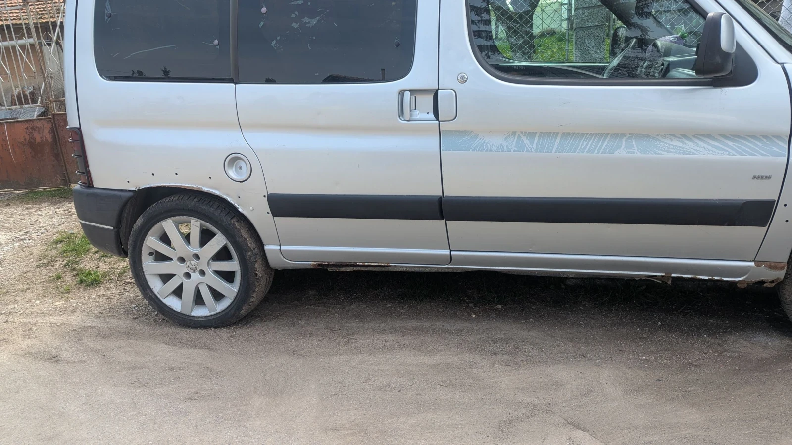 Peugeot Partner 2.0 HDI пътническа , снимка 4 - Автомобили и джипове - 54188145