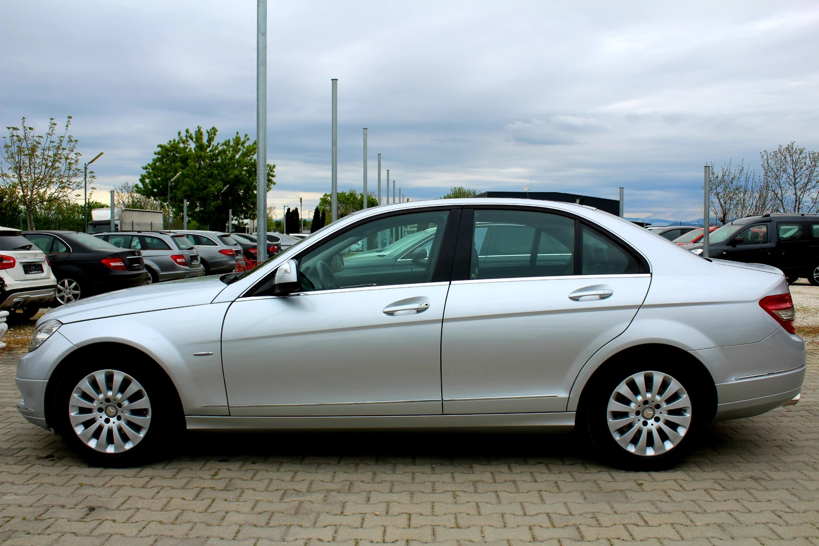 Mercedes-Benz C 220 CDI ПЕРФЕКТЕН* СОБСТВЕН ЛИЗИНГ, снимка 4 - Автомобили и джипове - 54271913