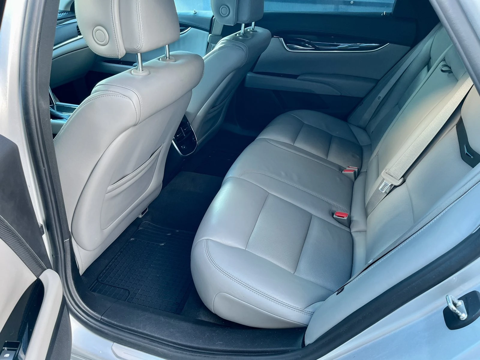 Cadillac XTS 3.6L V6 FWD, снимка 10 - Автомобили и джипове - 54386867