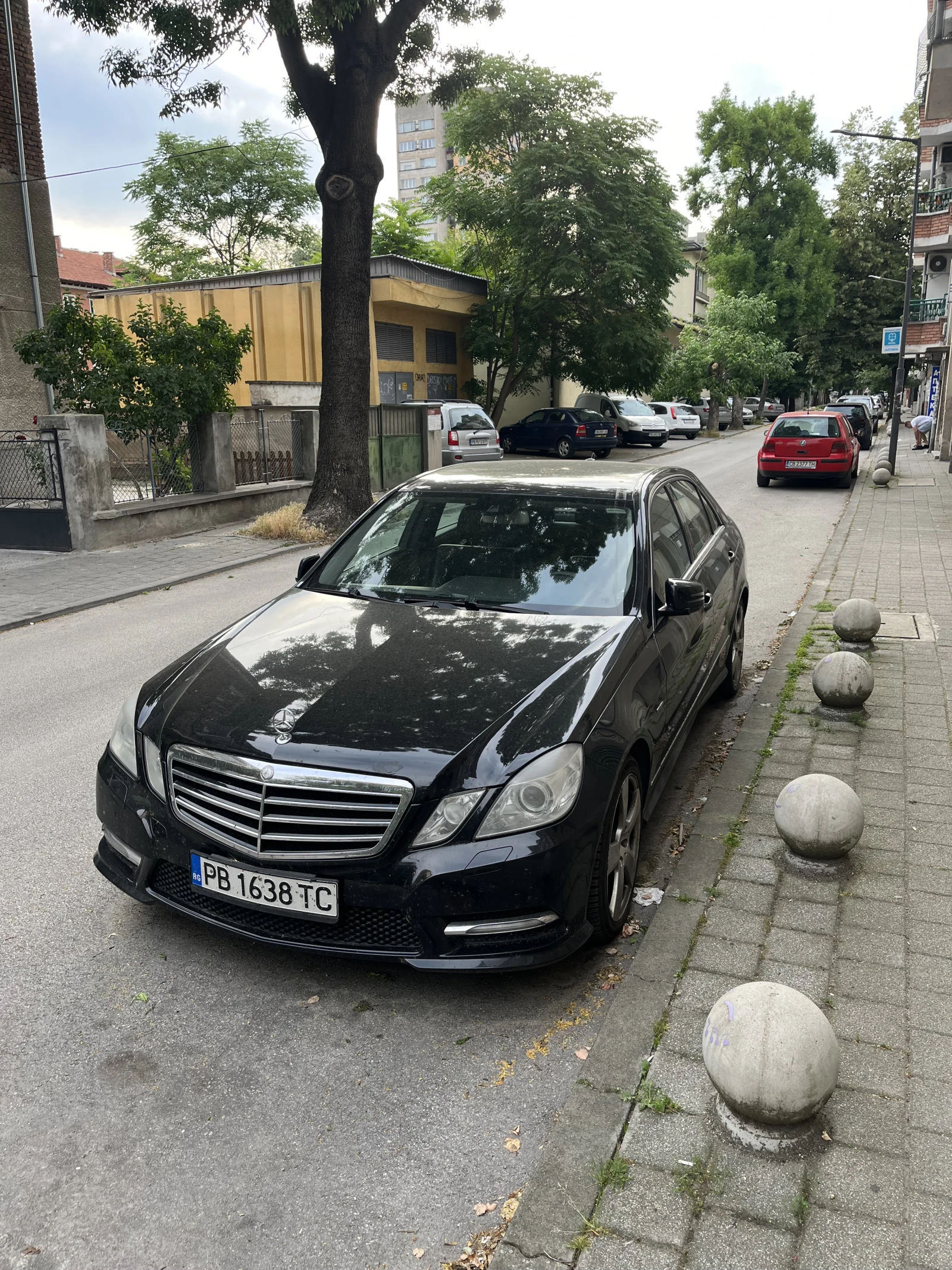 Mercedes-Benz E 250 4 Matic, снимка 2 - Автомобили и джипове - 54939176