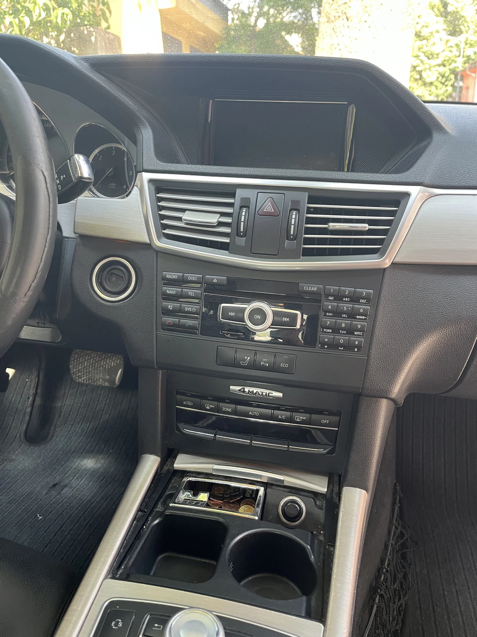 Mercedes-Benz E 250 4 Matic, снимка 15 - Автомобили и джипове - 54939176