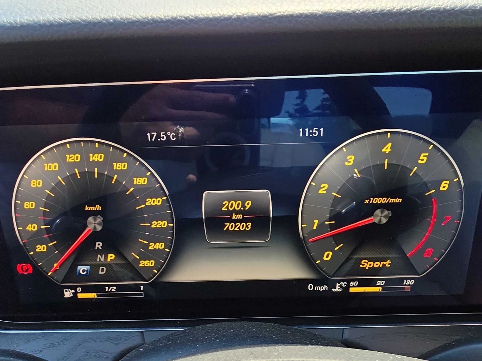 Mercedes-Benz E 400 4MATIC * BURMESTER * CARFAX * АВТО КРЕДИТ * * , снимка 8 - Автомобили и джипове - 55136939