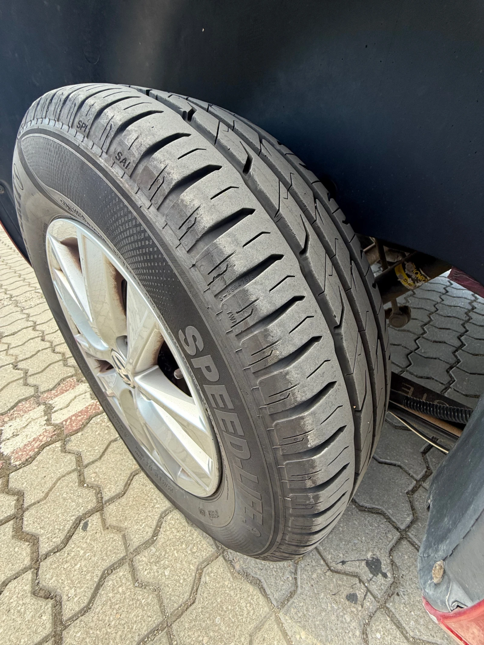 VW Caddy MAXI, снимка 9 - Автомобили и джипове - 55237143
