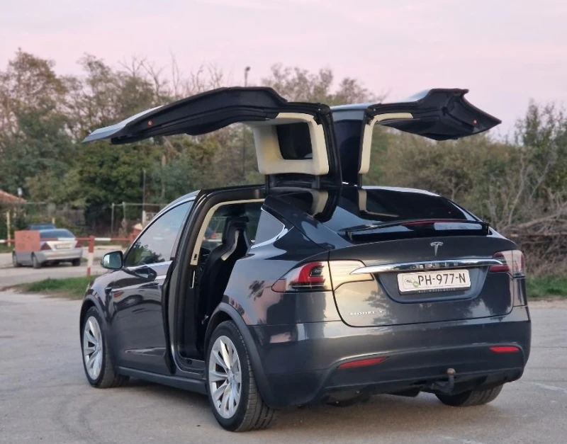 Tesla Model X X90D с Гаранция, снимка 4 - Автомобили и джипове - 47720067