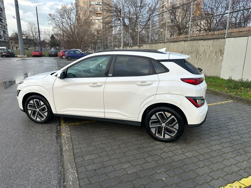 Hyundai Kona Premium 64 kWh, снимка 4 - Автомобили и джипове - 53025275