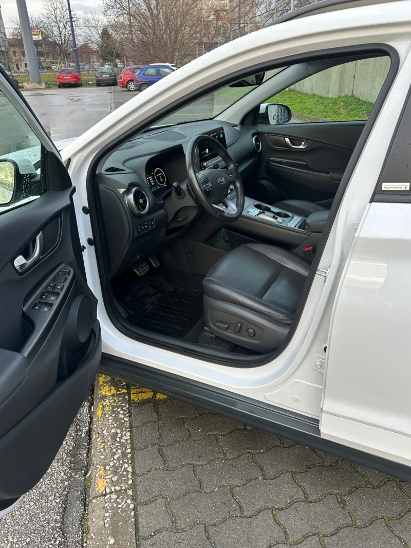 Hyundai Kona Premium 64 kWh, снимка 6 - Автомобили и джипове - 53025275