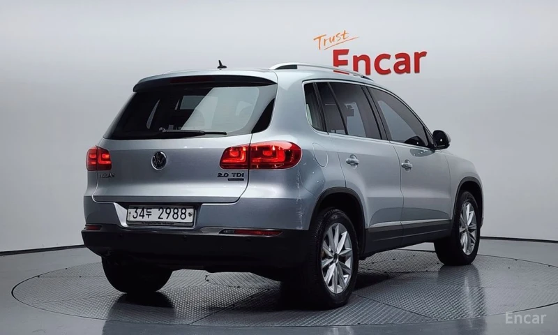 VW Tiguan, снимка 2 - Автомобили и джипове - 53530136