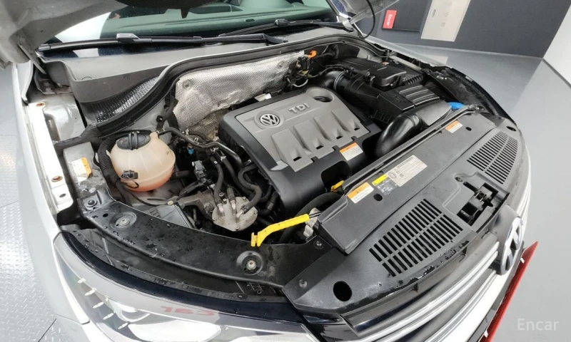 VW Tiguan, снимка 6 - Автомобили и джипове - 53530136