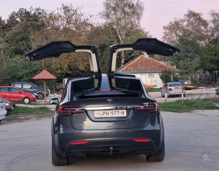 Tesla Model X X90D с Гаранция - изображение 7