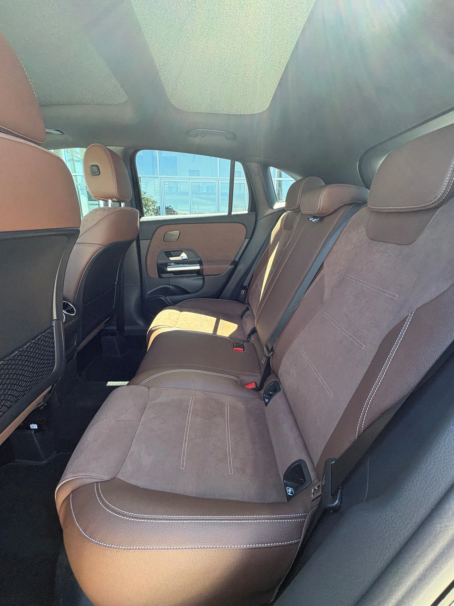 Mercedes-Benz GLA 200 d 4MATIC, снимка 11 - Автомобили и джипове - 51752466