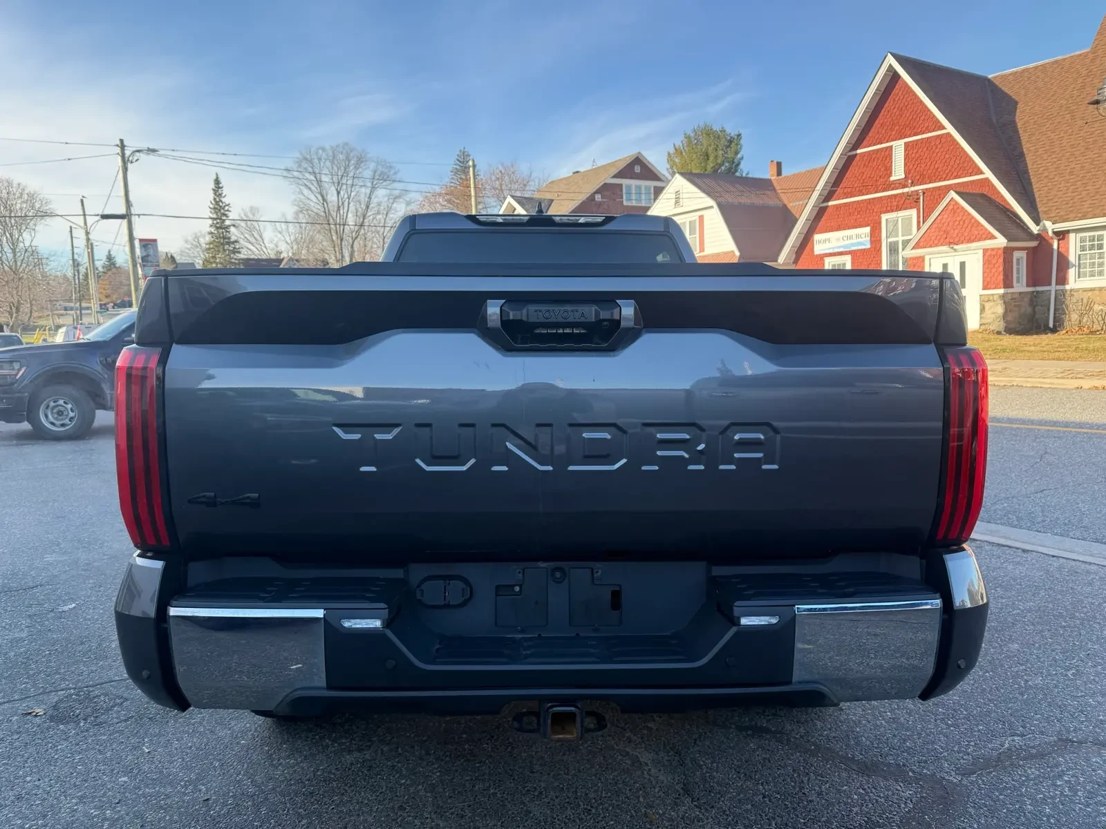 Toyota Tundra SR5  - изображение 2