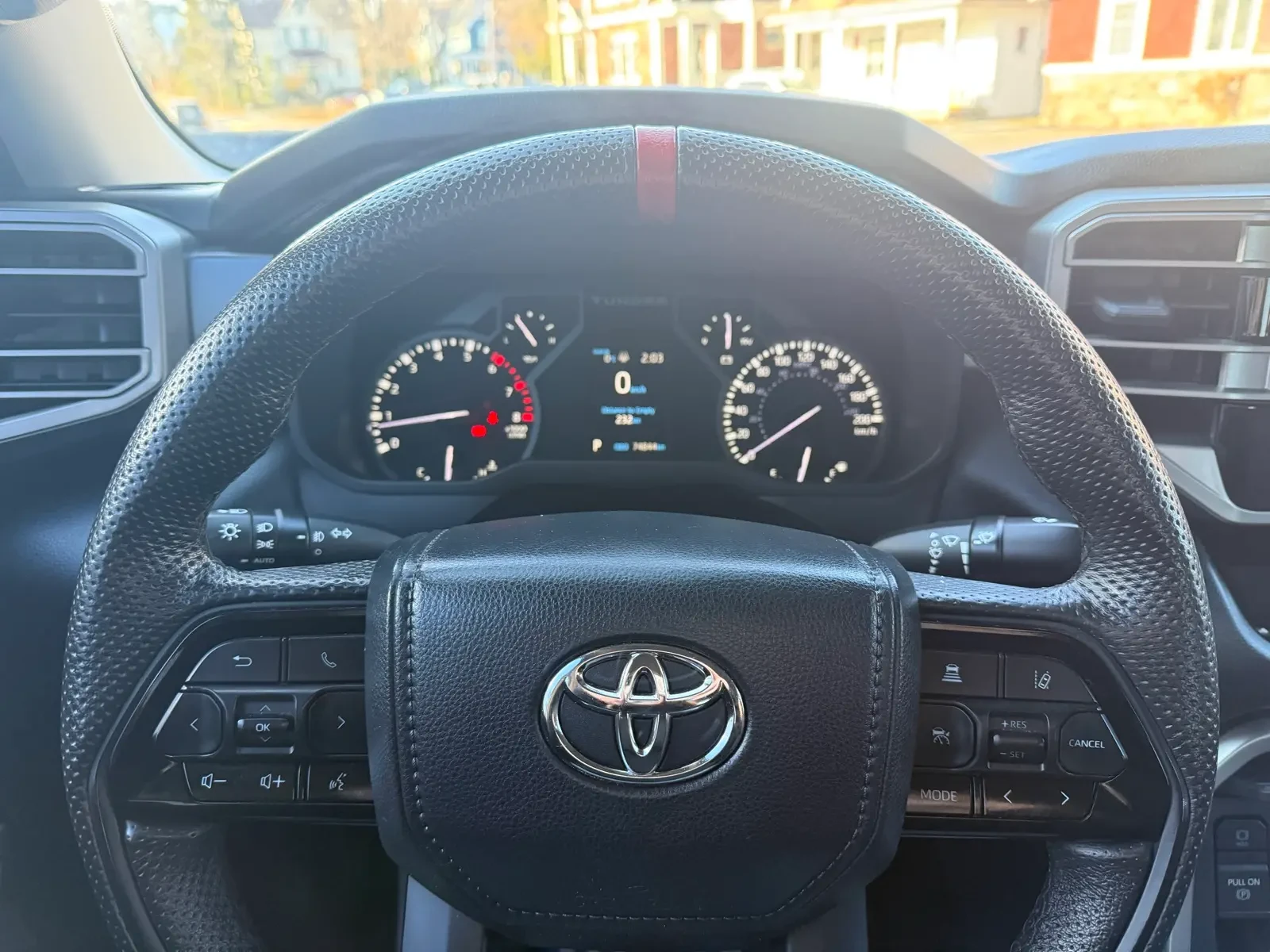 Toyota Tundra SR5  - изображение 8