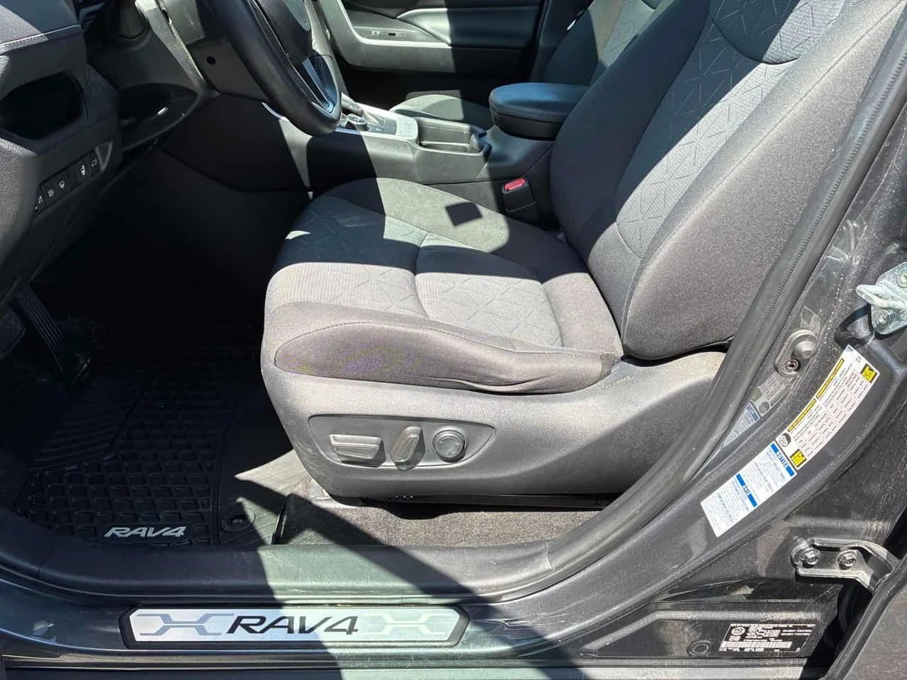 Toyota Rav4 * Hybrid * ПОДГРЕВ * ПАНОРАМА * ПРЕДСТАВИТЕЛСТВО, снимка 13 - Автомобили и джипове - 55058886