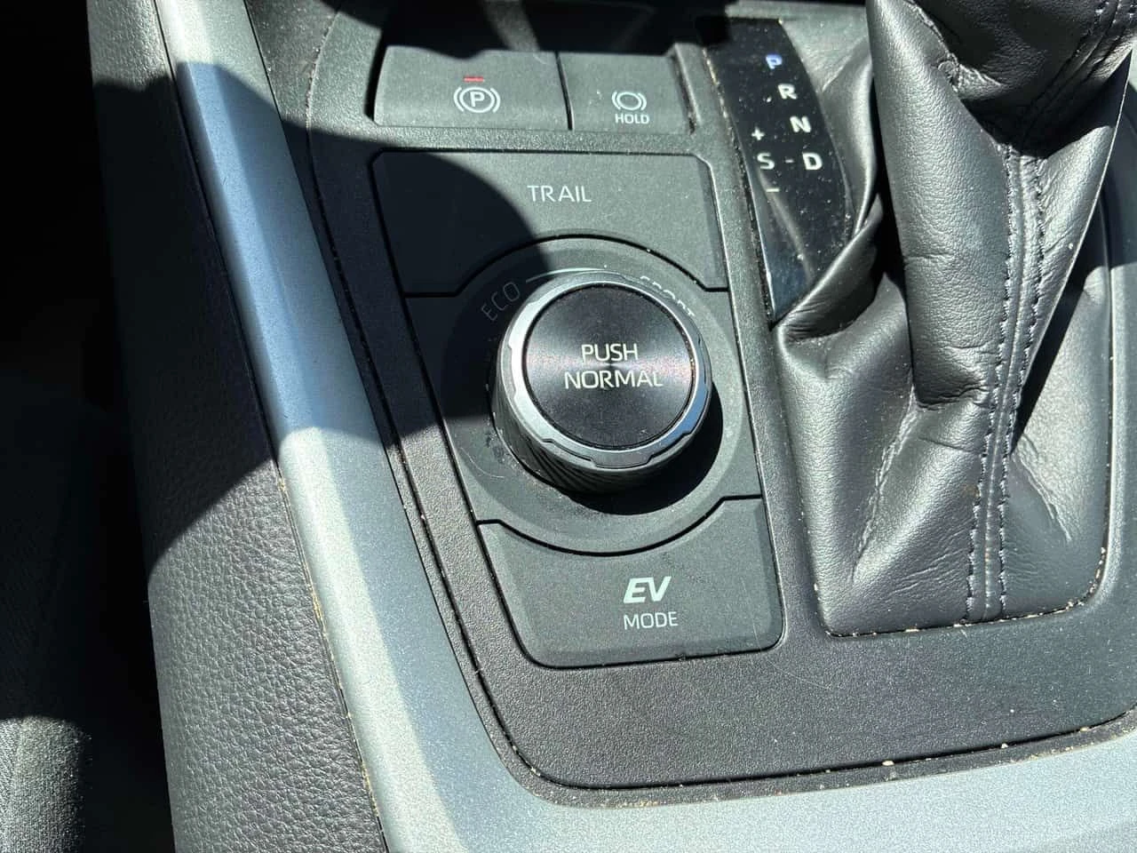 Toyota Rav4 * Hybrid * ПОДГРЕВ * ПАНОРАМА * ПРЕДСТАВИТЕЛСТВО, снимка 10 - Автомобили и джипове - 55058886