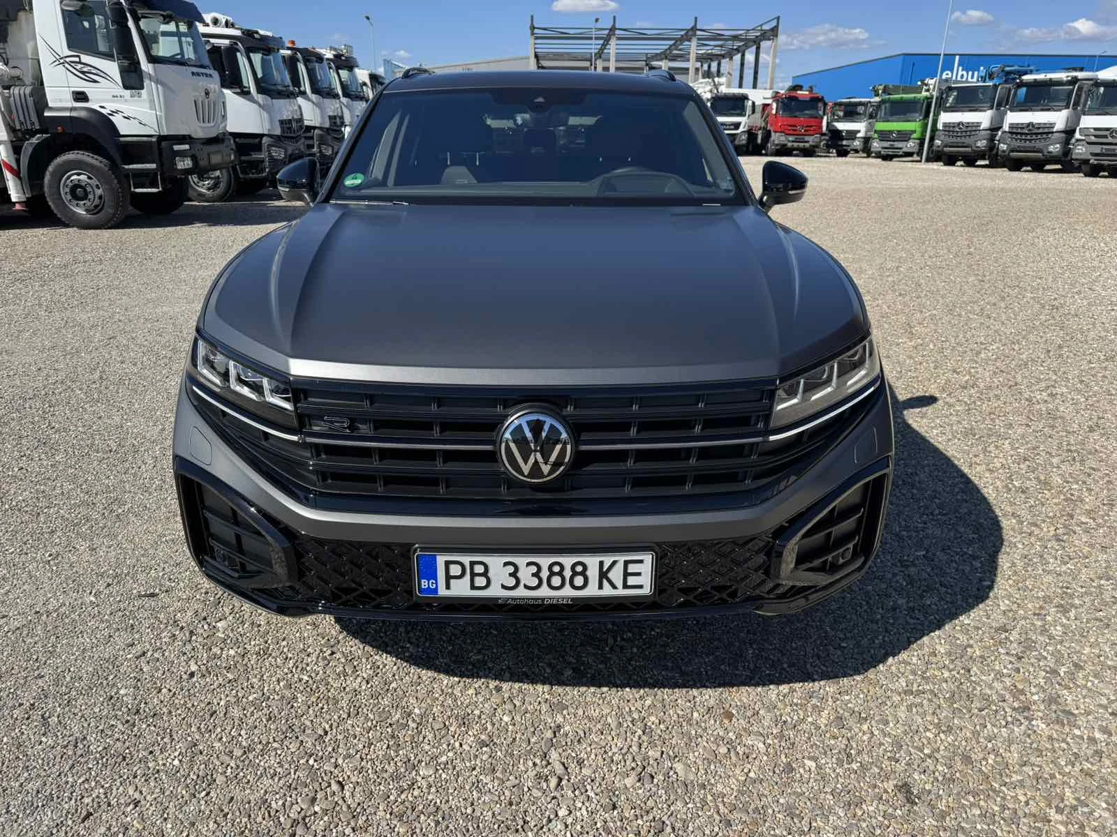 VW Touareg R-Line 3.0 TDI DSG, снимка 2 - Автомобили и джипове - 55313988