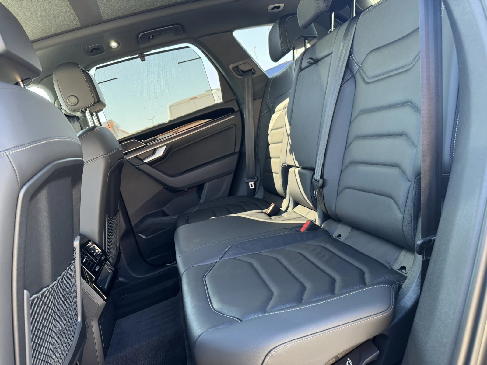VW Touareg R-Line 3.0 TDI DSG, снимка 14 - Автомобили и джипове - 55313988