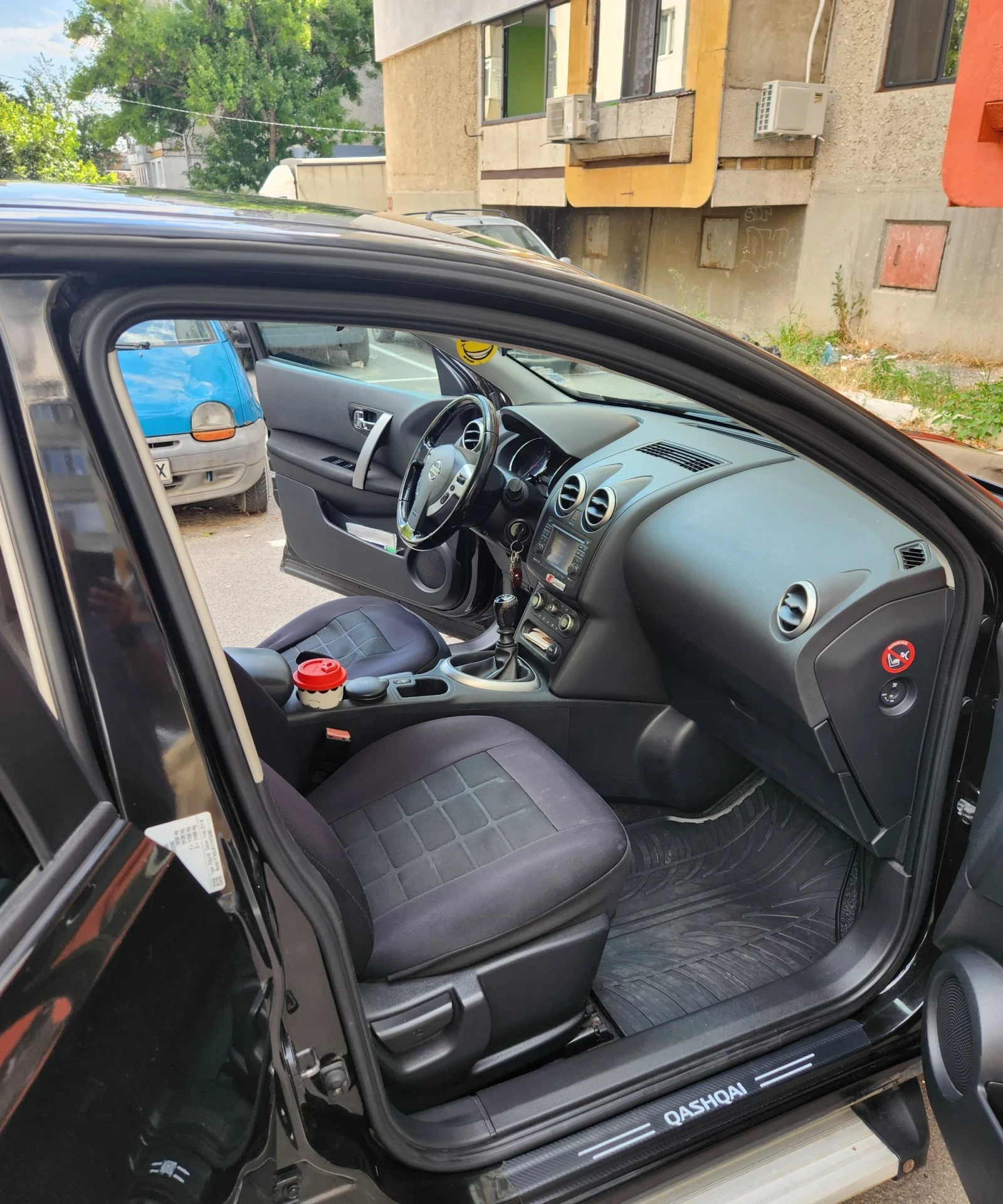 Nissan Qashqai, снимка 12 - Автомобили и джипове - 55658116