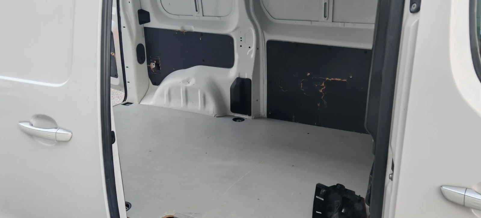 Peugeot Expert Electric 75KW - изображение 9