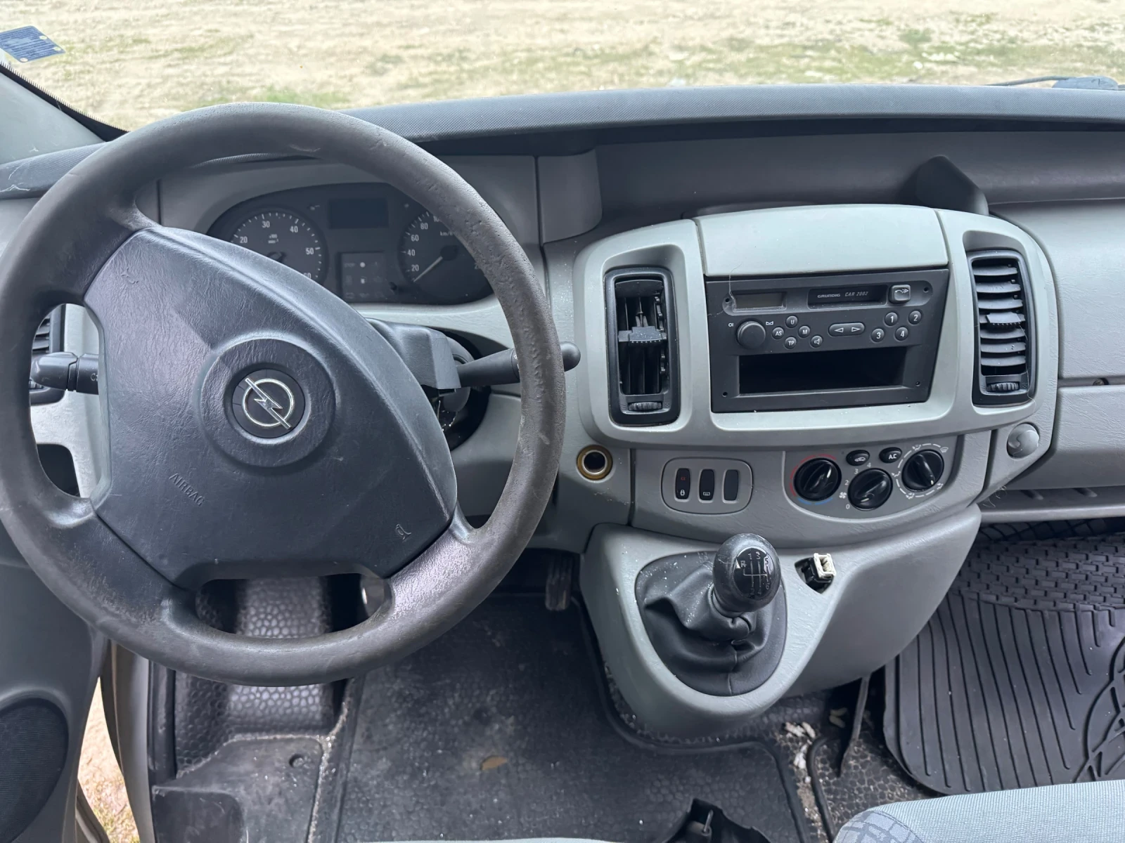 Opel Vivaro 1.9CDTI, снимка 9 - Бусове и автобуси - 53917106